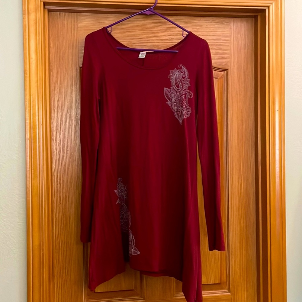 Medium maroon Soul Flower Tunic. Flowy and comfortable! Worn only a few times.